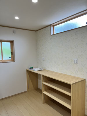 キッチンは造作収納でサイズぴったり