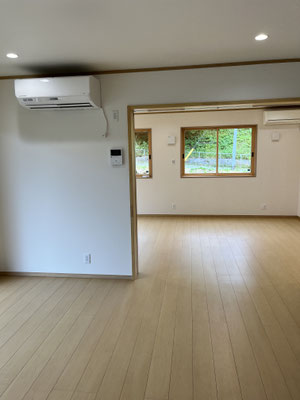 ＬＤＫと洋室は繋げることでより広い空間に。間仕切り引き戸で自由自在。