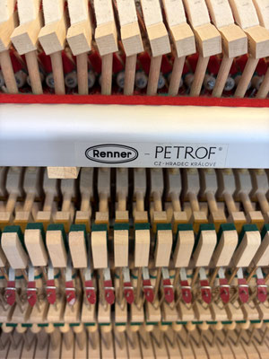 Petrof Klavier 125 - Piano Dubbel
