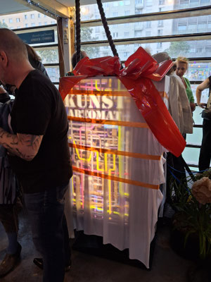 Opening "kunstartomat 2", Badeschiff, vienna, september 2025