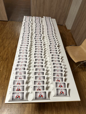 UNSERE GIVE-AWAYS
