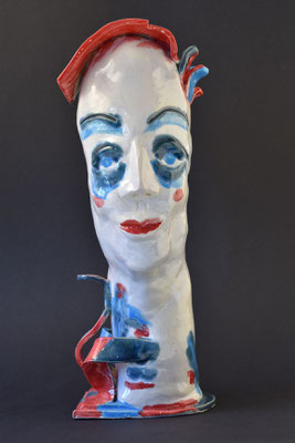 „Frauenkopf 1“ Keramik aus weißem Ton mehrfarbig glasiert, 32cm hoch