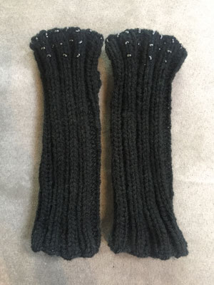 Pulswärmer lang mit Perlen und Daumenloch (16 cm) - schwarz 