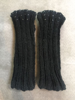 Pulswärmer lang mit Perlen und Daumenloch (16 cm) - schwarz 