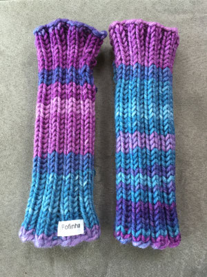 Pulswärmer lang mit Daumenloch - violett, lila und blau 