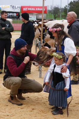 Romina und Yael mit CONNI