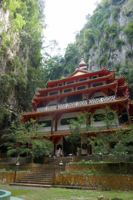 Sam Poh Tong Tempel