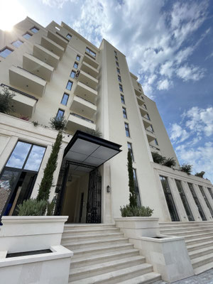 Architektur des Casa Al Mare Gebäudes in der ersten Reihe.
