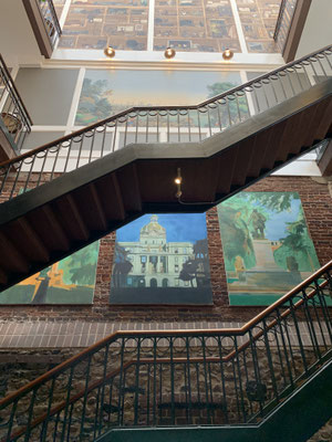 Ein historischen Treppenhaus in einem Restaurant