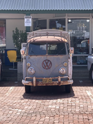 Alte VW Bullies sieht man hier öfter mal :)