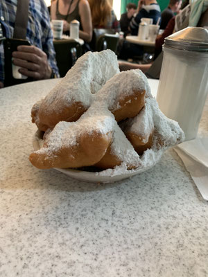 Und das sind sie... die Beignets *LECKER*!!!!!