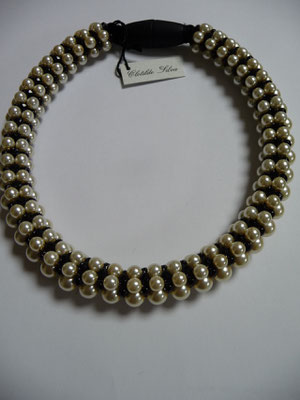 UNGER, Italy, pearl chocker, €128