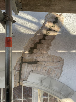 Sanierung Mauerwerksriss