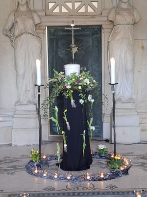 Urnenschmuck, Mausoleum Bonn