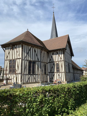 L'église à pans de bois à Outines