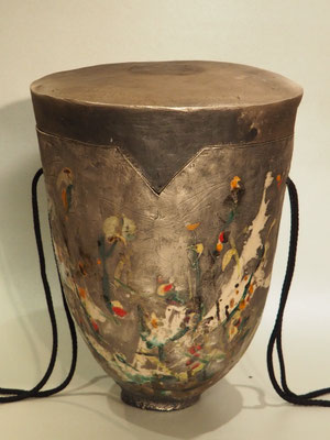 außergewöhnliche Urne "Karat", Raku, Silber