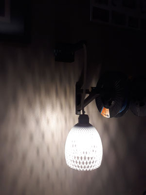 Lampe et support bobine (plans internet)
