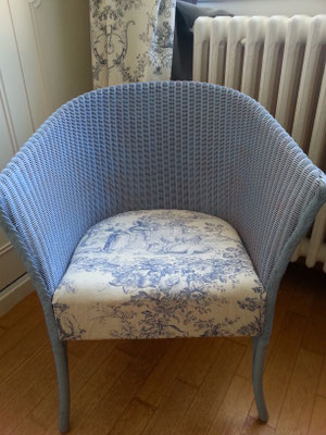 Toile-dJouy Sitzkissen auf einem Loom Chair