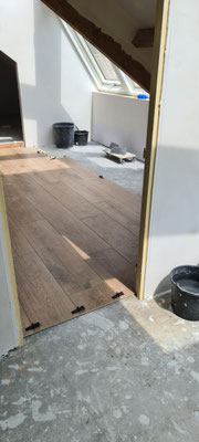 BTK Tegelzetters Venlo - tegelwerk  - houtlook tegelvloer te Venlo