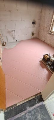 BTK Tegelzetters Venlo - grip primer bestaande ondergrond - retro badkamer renovatie te Herten