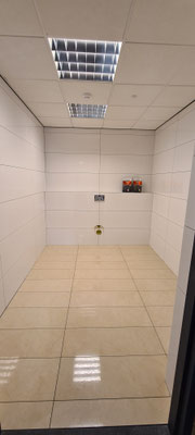 BTK Tegelzetters Venlo - realisatie invalidetoilet Viecuri te Panningen - tegelwerkzaamheden vloer