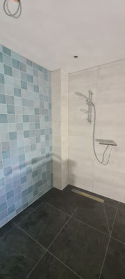 BTK Tegelzetters Venlo - kitwerk badkamer te Kessel
