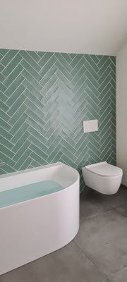 BTK Tegelzetters Venlo - eindresultaat retro badkamer renovatie te Herten