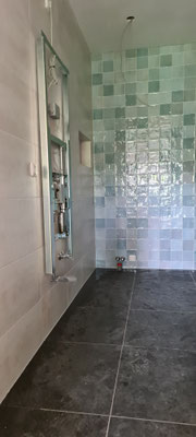 BTK Tegelzetters Venlo - kitwerk badkamer te Kessel