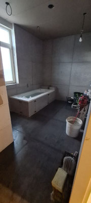 BTK Binnendijk Tegel & Kitwerk Venlo - renovatie badkamer te Roermond - inloopdouche met vaste wand