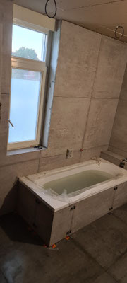 BTK Binnendijk Tegel & Kitwerk Venlo - renovatie badkamer te Roermond - wandtegels 90x90 cm
