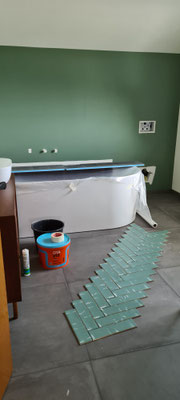 BTK Tegelzetters Venlo - tegelzetten visgraat - retro badkamer renovatie te Herten