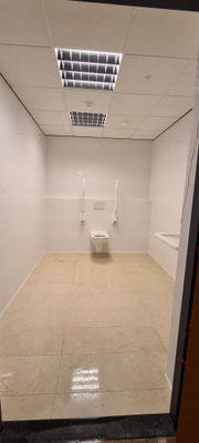 BTK Tegelzetters Venlo - realisatie invalidetoilet Viecuri te Panningen - eindresultaat na kitwerk