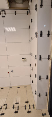 BTK Tegelzetters Venlo - realisatie invalidetoilet Viecuri te Panningen - tegelwerkzaamheden vloer