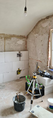 BTK Tegelzetters Venlo - start van ruwbouw / metselwerk - retro badkamer renovatie te Herten