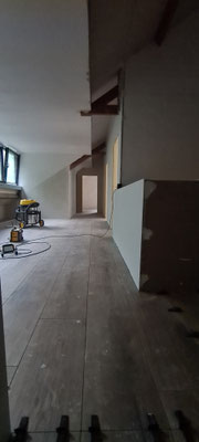 BTK Tegelzetters Venlo - tegelwerk  - houtlook tegelvloer te Venlo