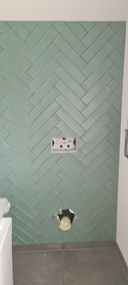 BTK Tegelzetters Venlo - tegelzetten visgraat - retro badkamer renovatie te Herten