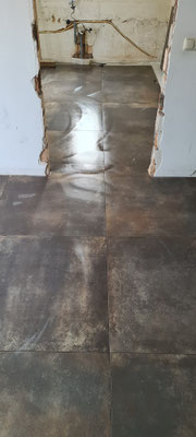 BTK Tegelzetters Venlo - tegelwerk vloer 90x90 te Neeritter