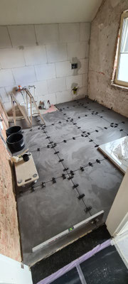 BTK Tegelzetters Venlo - vloer betegelen - retro badkamer renovatie te Herten