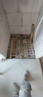 BTK Tegelzetters Venlo - badkamer te Roermond - ruwbouw betonvloer/zandcement