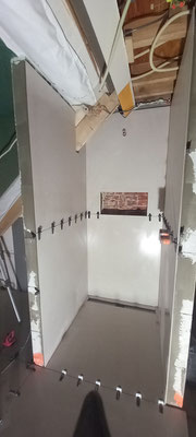 BTK Tegelzetters Venlo - badkamer te Roermond - tegelwerk wanden 1200 x 1200 mm