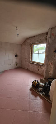 BTK Tegelzetters Venlo - grip primer bestaande ondergrond - retro badkamer renovatie te Herten