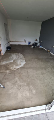 BTK Tegelzetters Venlo - tegelwerk vloer 90x90 te Neeritter