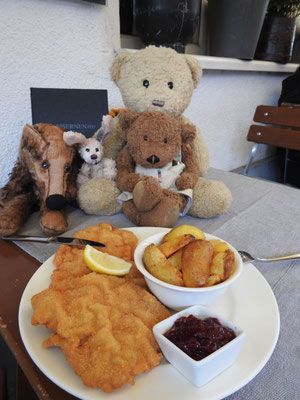 Yep! Wiener Schnitzel, köstlich! Und danach ...