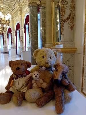 Wir - Kasimir, Cäsar, Fredi und Kerl - fein gemacht für den Semperoperbesuch