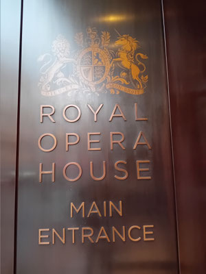 Eintritt zur Royal Opera und auch zum Balcony Restaurant, London