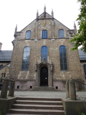 Die Domkirche Oslos - außenarchitektonisch . . . na ja, oder?