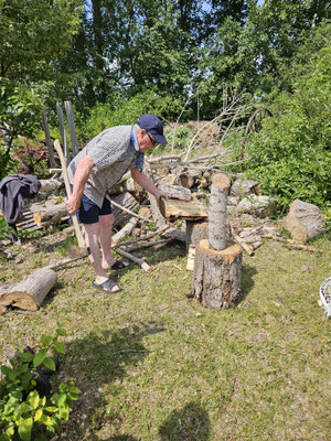 Préparation du bois de chauffage: Alain Courcy