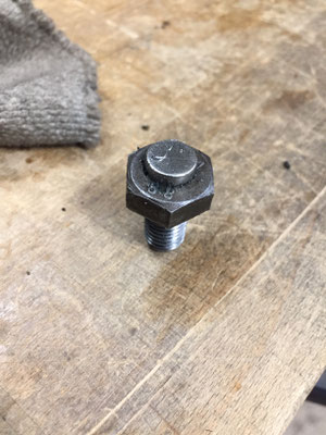 Ölablassschraube mit Magnet zur Spankontrolle