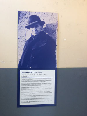 Portrait de Jean MOULIN dans la cellule où il fut enfermé