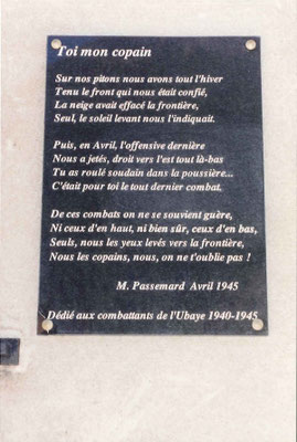 Poème de Maurice Passemard sur une plaque apposée sur le mur de la mairie quelques années auparavant.